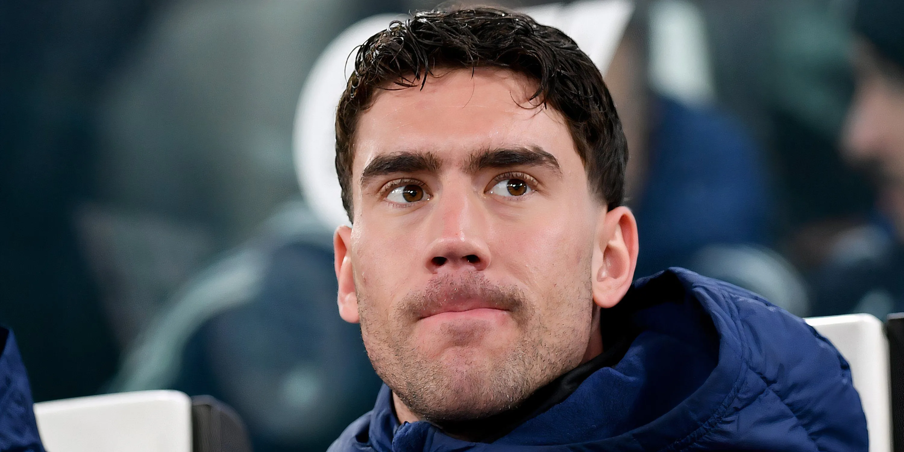 Dusan Vlahovic trên băng ghế dự bị của Juventus trong bối cảnh tin đồn chuyển nhượng tới Ngoại hạng Anh