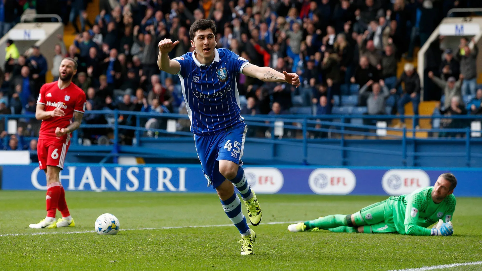 Fernando Forestieri trở thành biểu tượng tại Sheffield Wednesday sau khi rời Leeds United