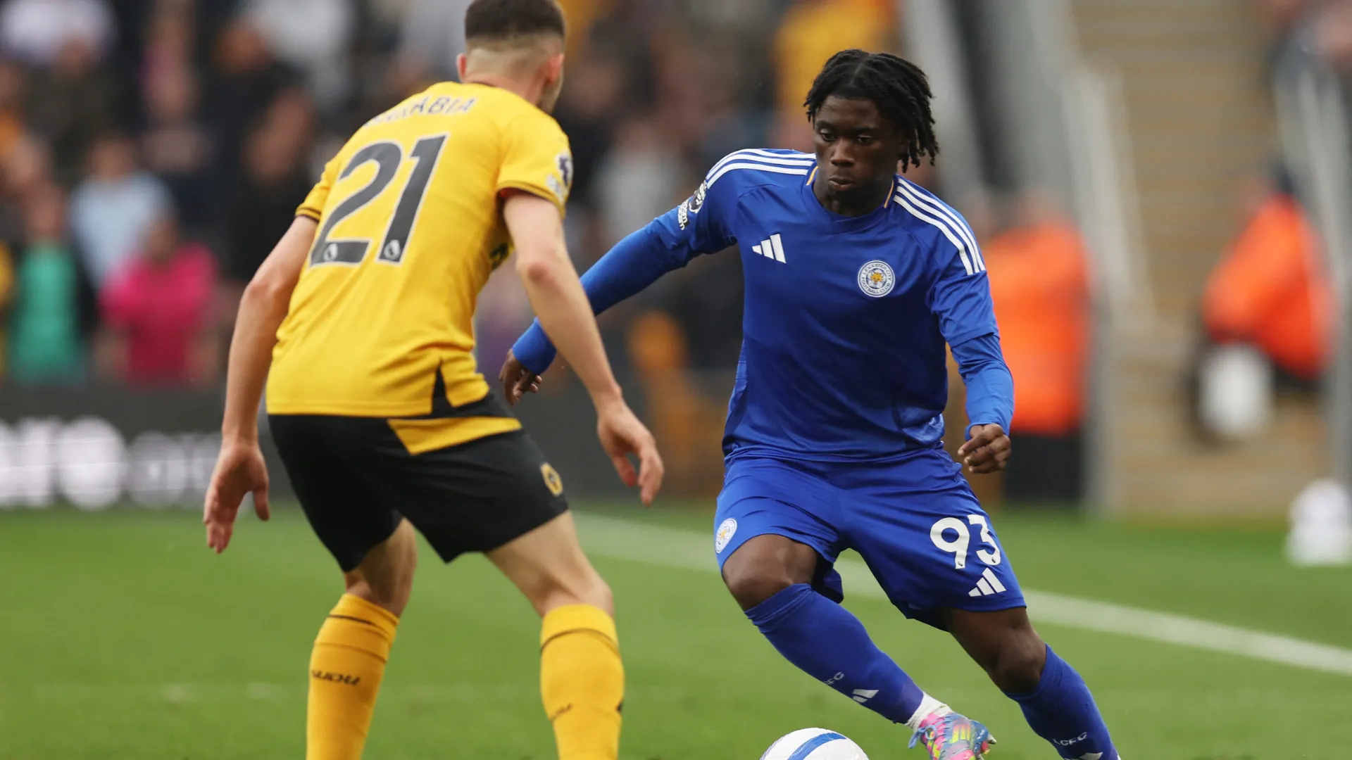 Khoảnh khắc Jeremy Monga ra mắt Premier League ở tuổi 15 trong màu áo Leicester City