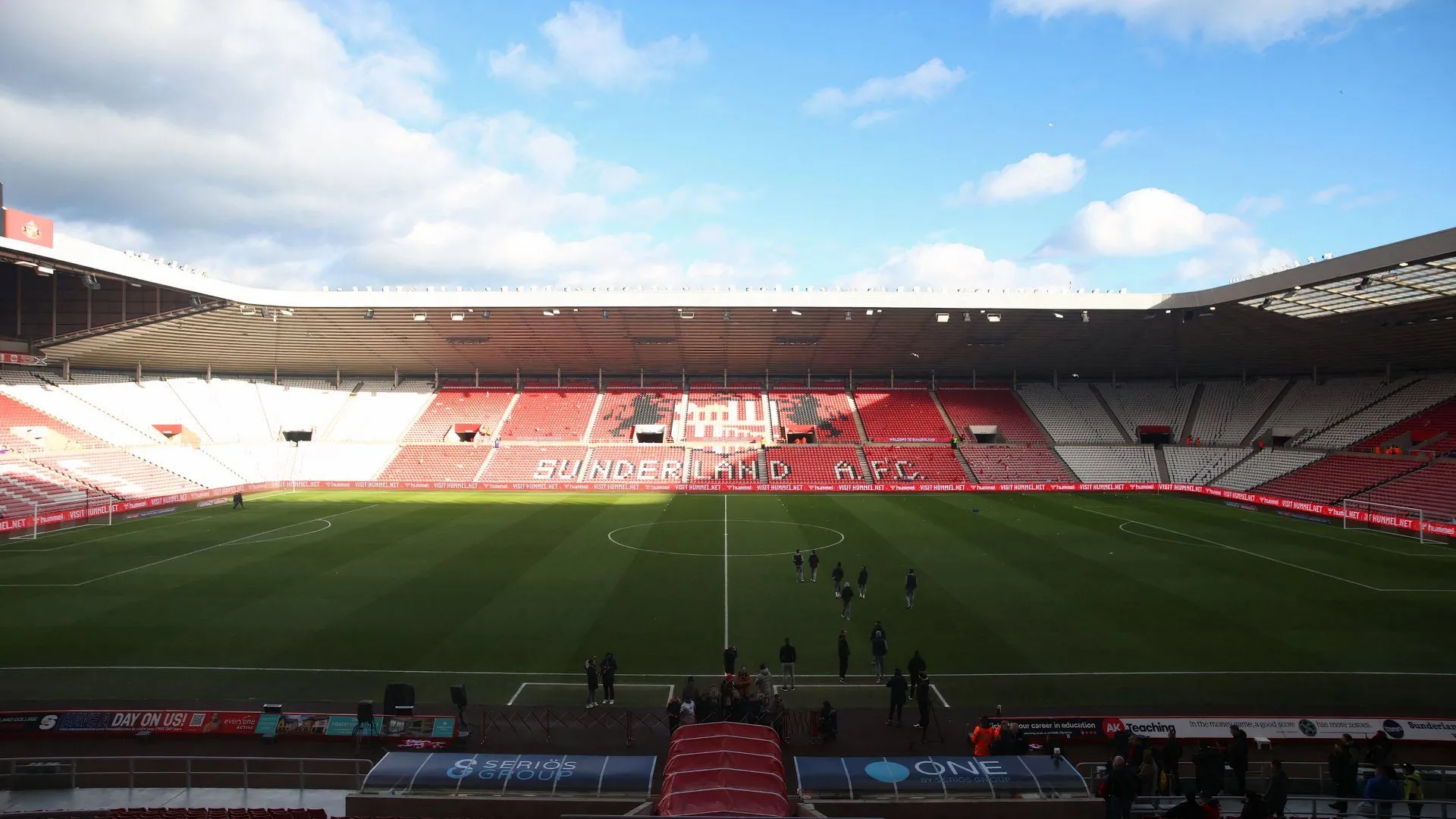 Sân vận động Stadium of Light rực sáng, biểu tượng cho niềm đam mê bóng đá Anh