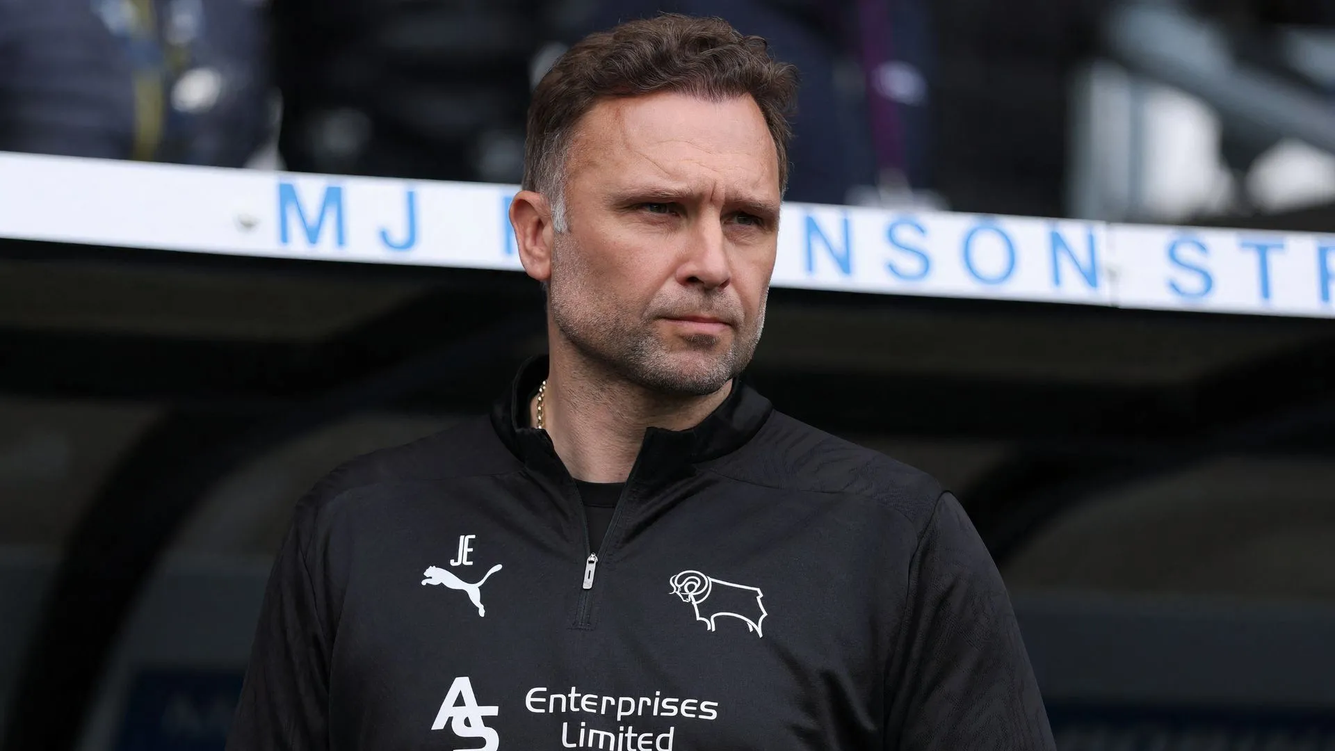 Huấn luyện viên John Eustace của Derby County trong một trận đấu Championship