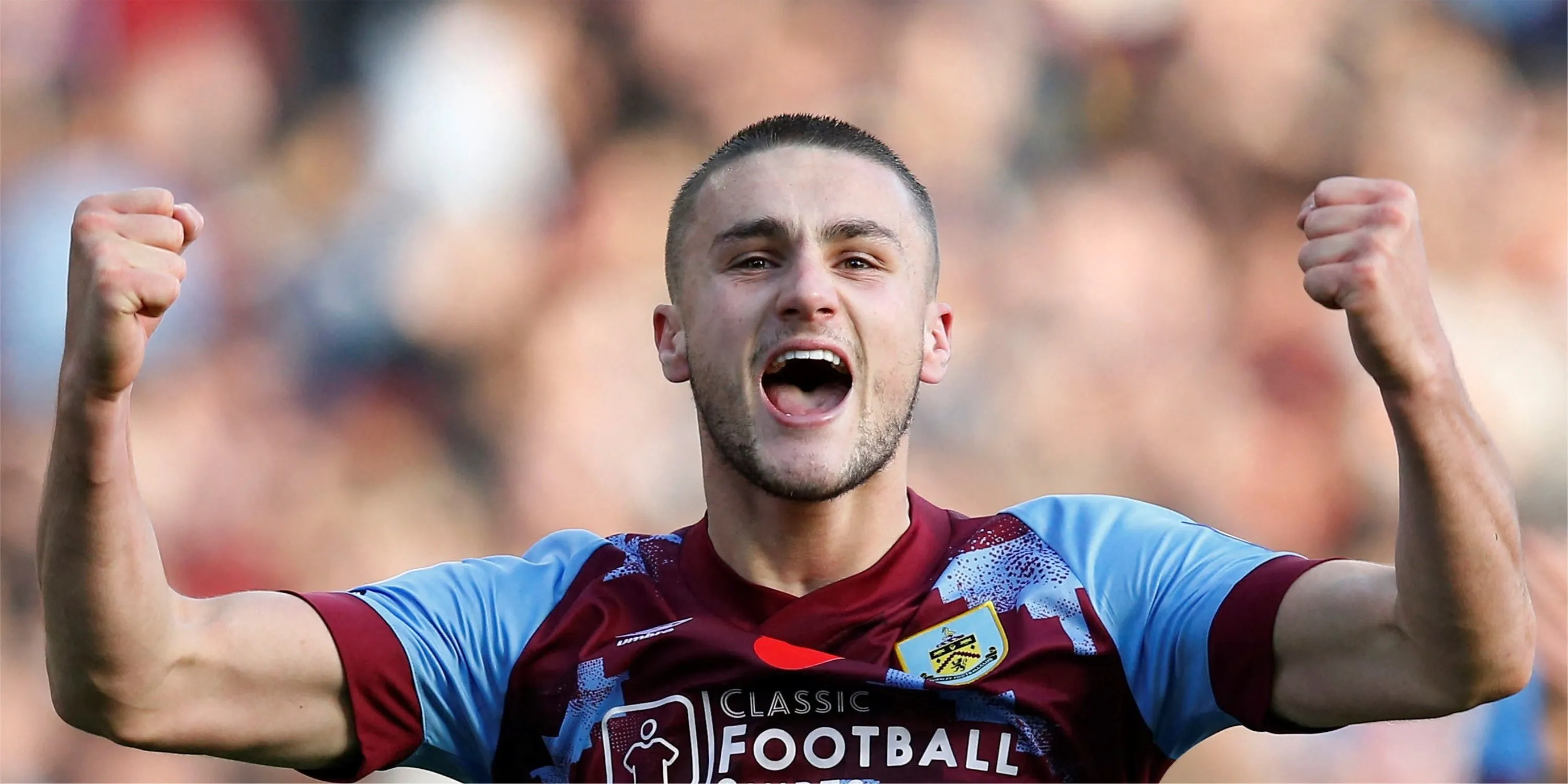 Taylor Harwood-Bellis trong thời gian thi đấu cho Burnley trước đây