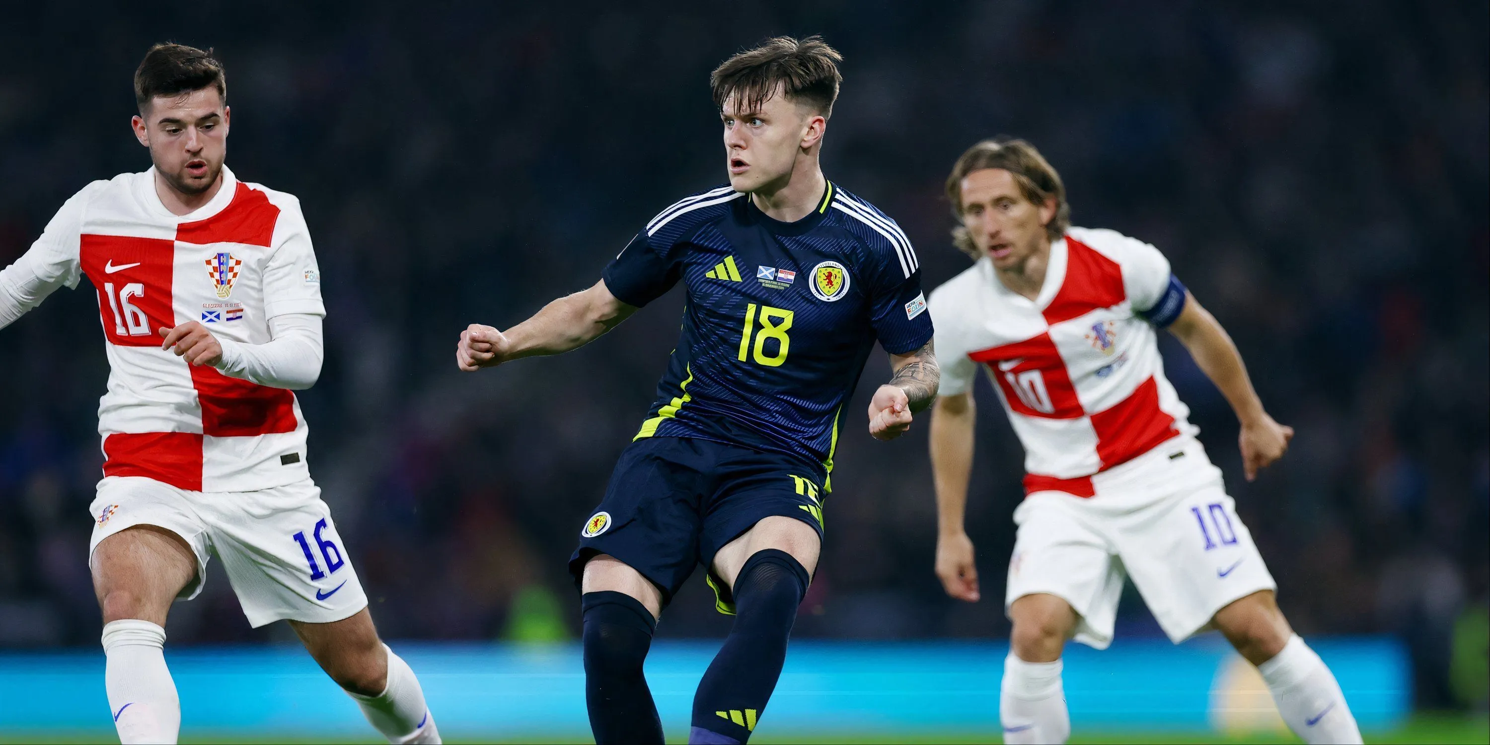 Cận cảnh Ben Doak, cầu thủ chạy cánh tài năng của Liverpool và Scotland.