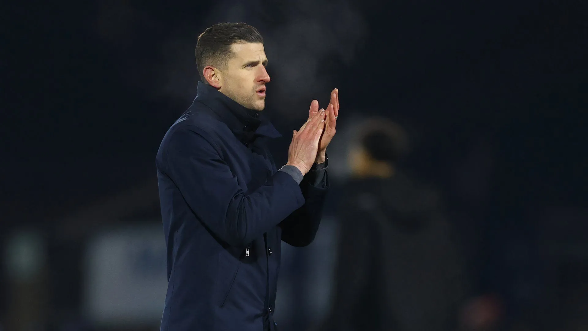 HLV John Mousinho của Portsmouth trong mùa chuyển nhượng Hè