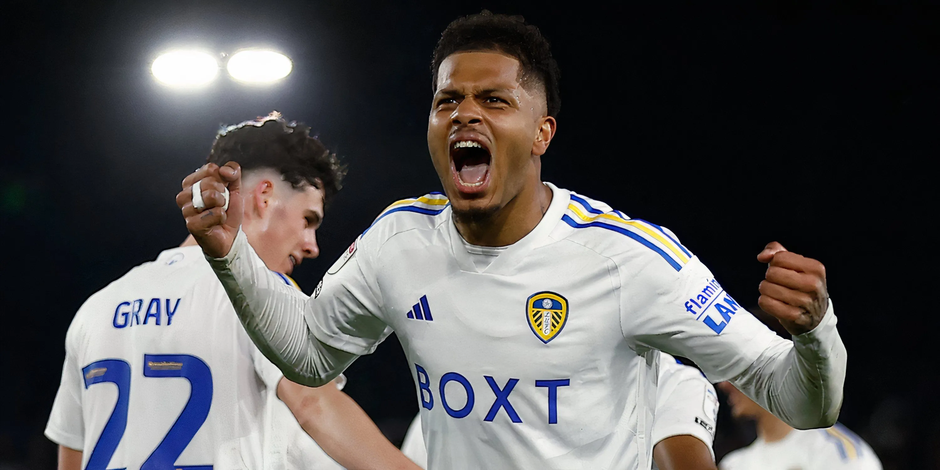Huấn luyện viên Farke cùng tiền đạo Rutter tại Leeds United