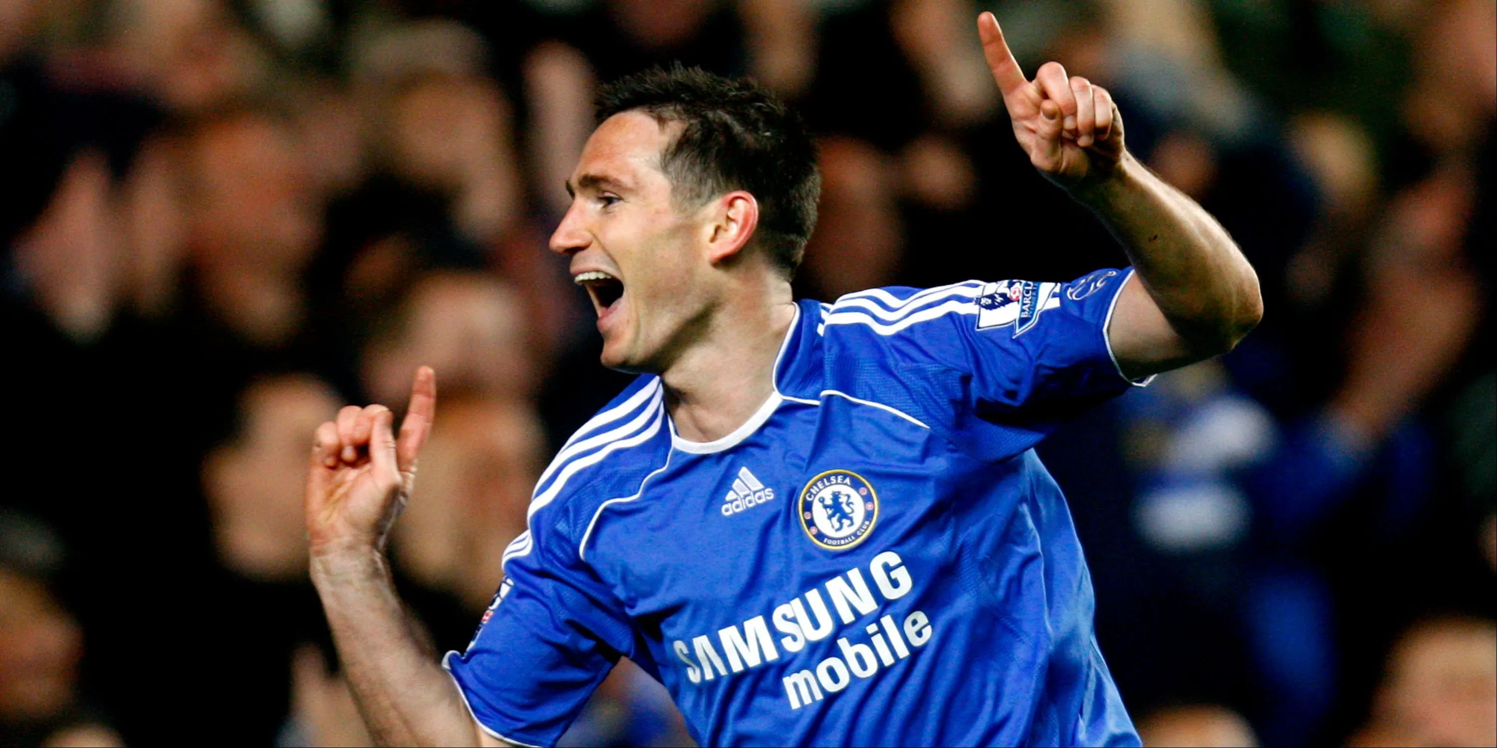 Huyền thoại Frank Lampard của Chelsea thực hiện cú sút phạt đền.