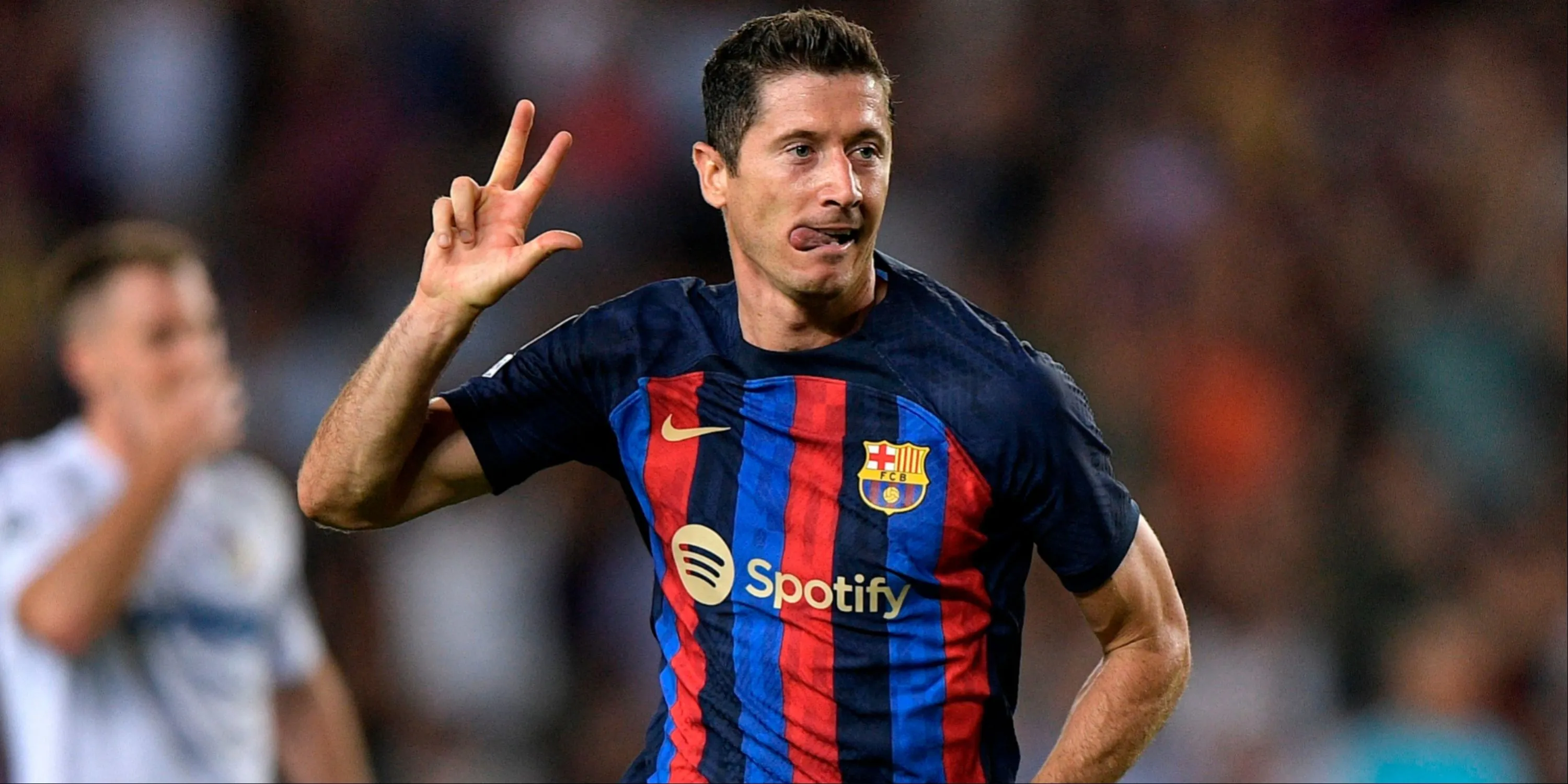 Tiền đạo Robert Lewandowski ăn mừng bàn thắng cho Barcelona.