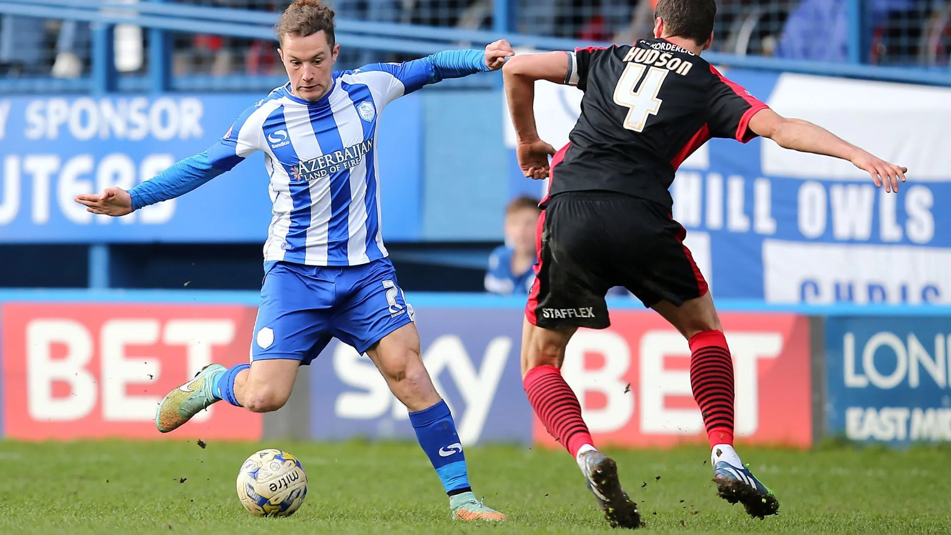 Tiền đạo Stevie May trong màu áo Sheffield Wednesday
