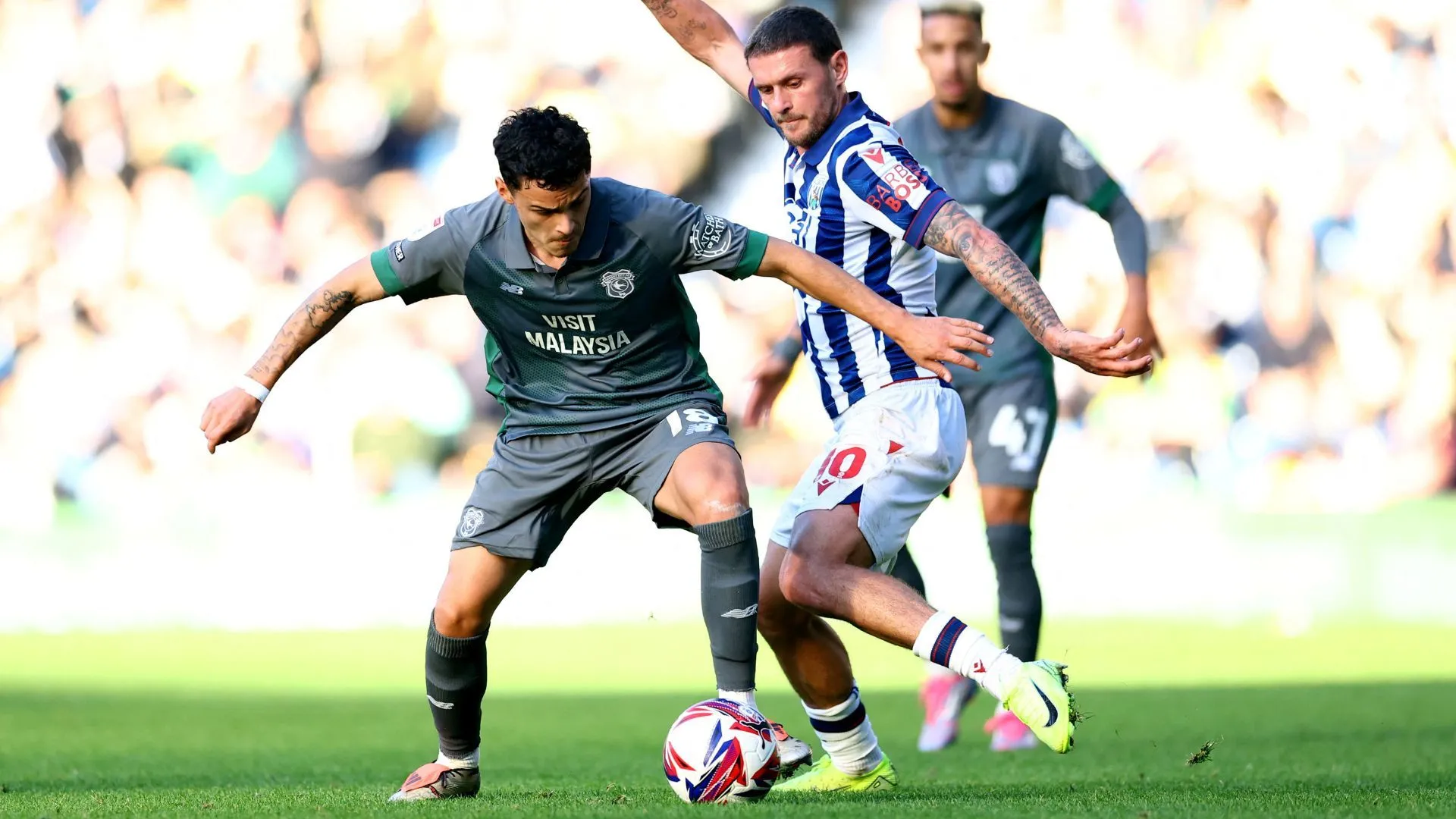 Tiền vệ Alex Robertson của Cardiff City, tài năng trẻ thu hút sự chú ý trên thị trường chuyển nhượng.