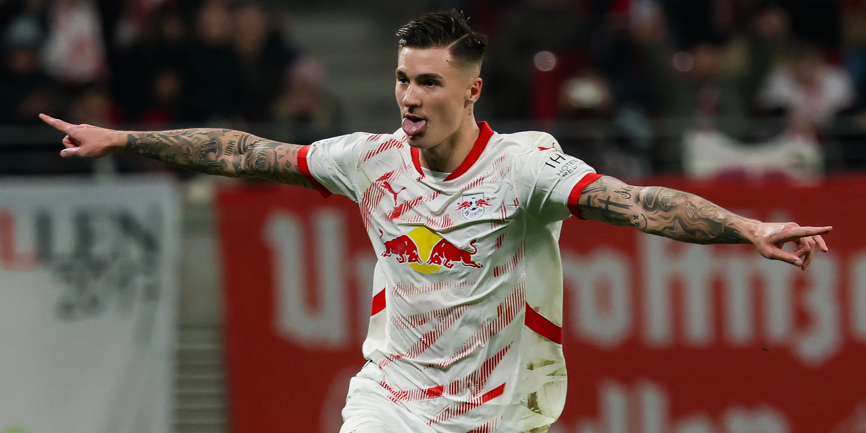 Benjamin Sesko ăn mừng bàn thắng cho RB Leipzig, tiền đạo Slovenia đứng trước quyết định gia nhập Premier League