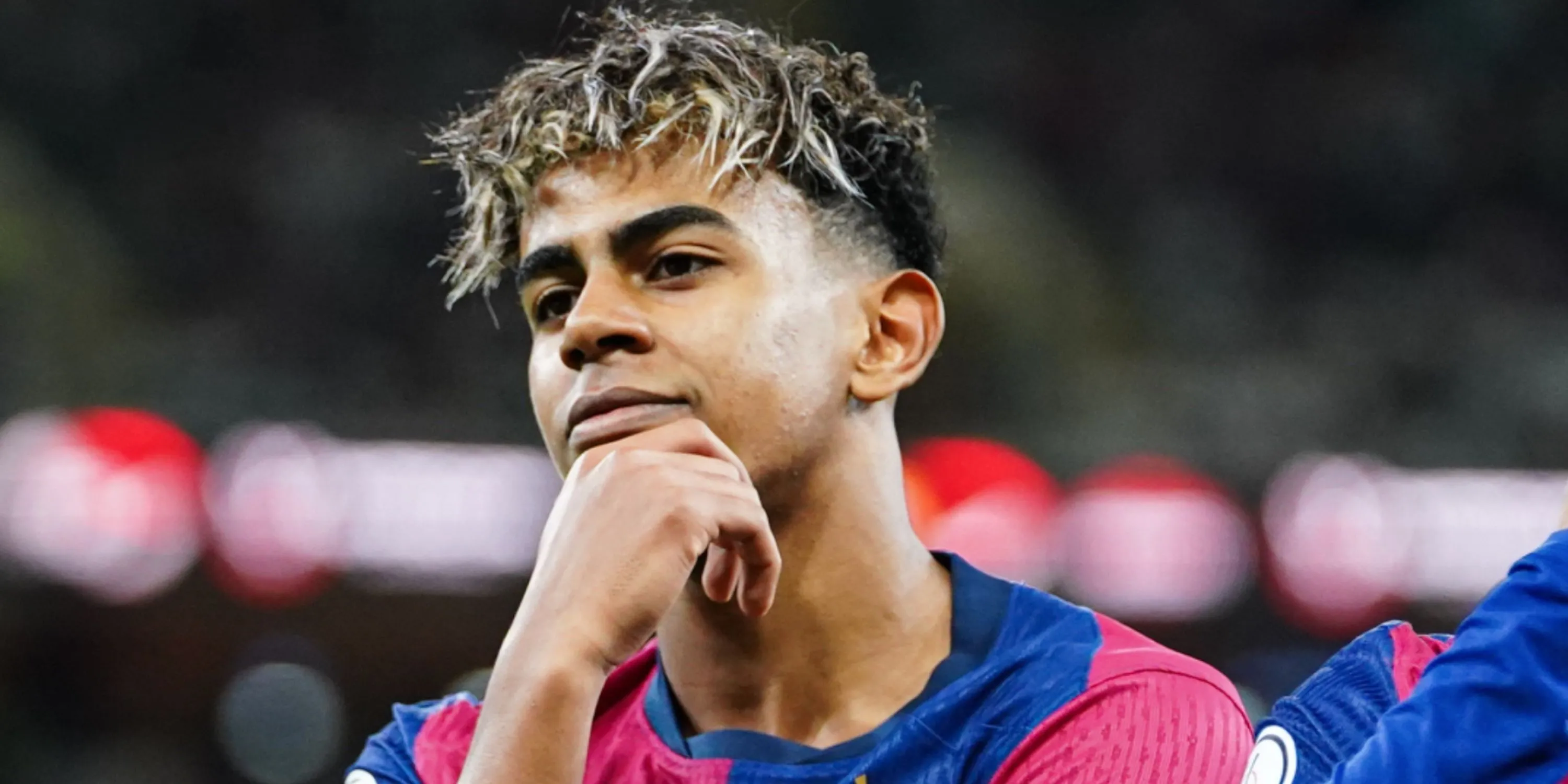 Lamine Yamal trong màu áo Barcelona