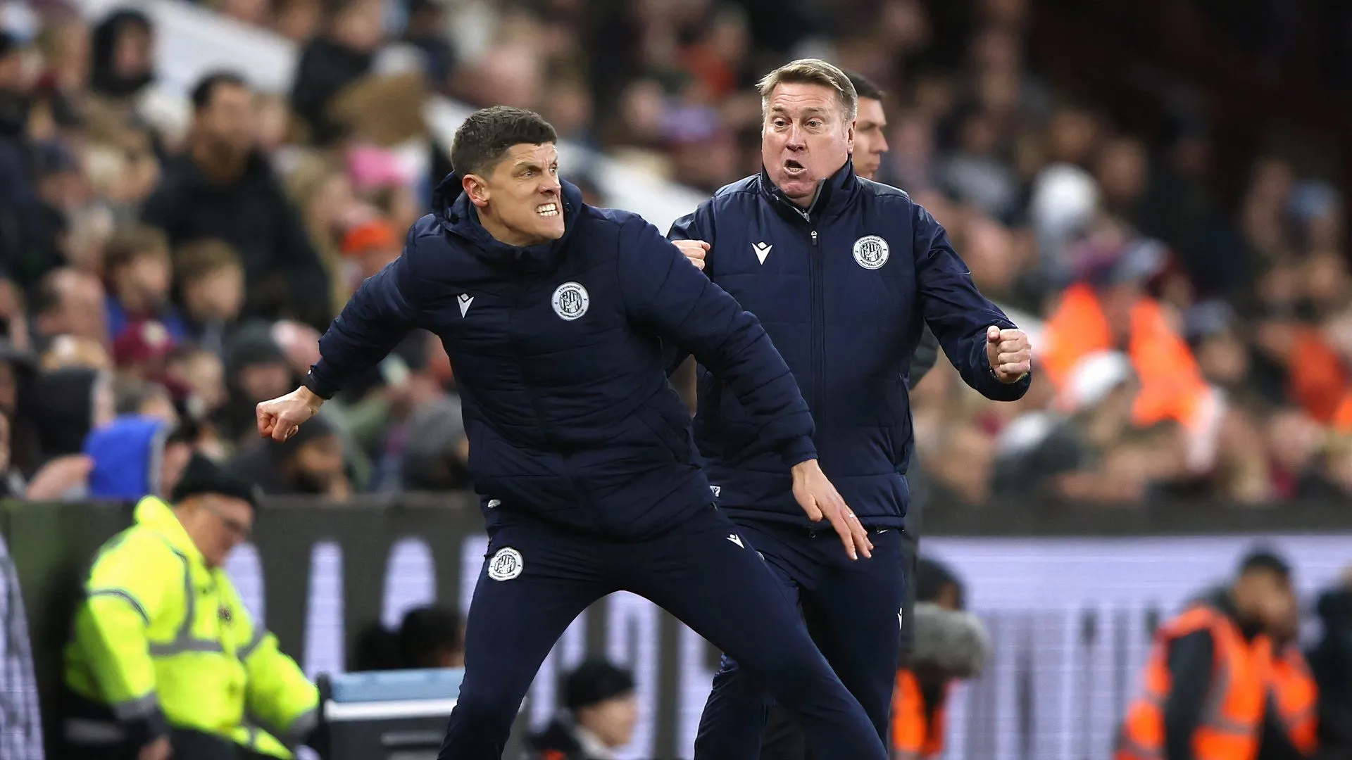 Alex Revell đã giúp Stevenage trở thành một trong những đội bóng cạnh tranh nhất League One