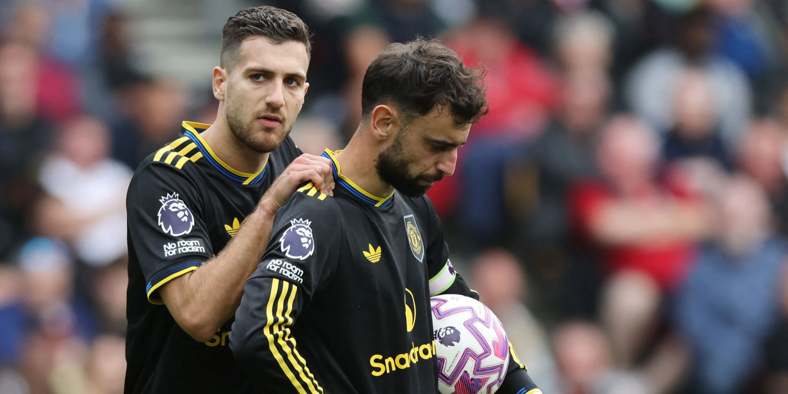 Diogo Dalot và Bruno Fernandes trong lò xo tấn công của Manchester United