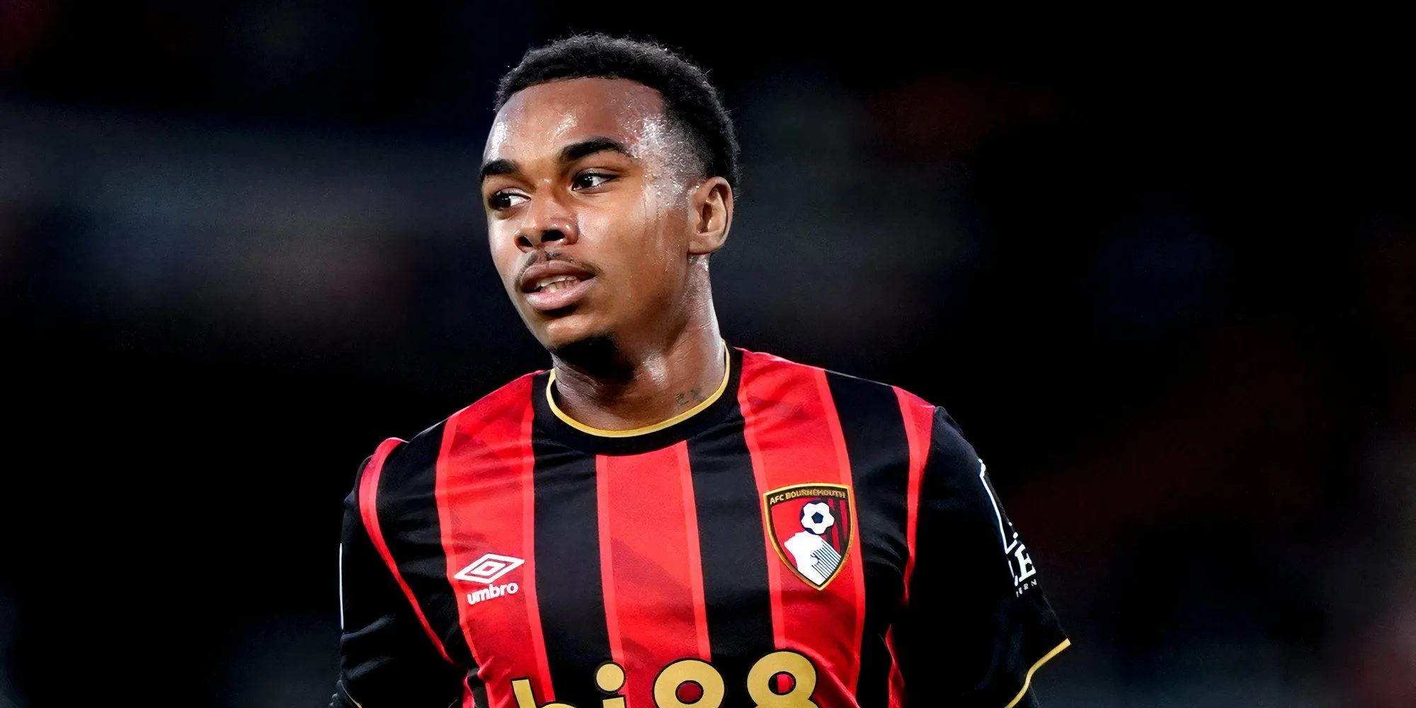 Eli Junior Kroupi thi đấu cho Bournemouth