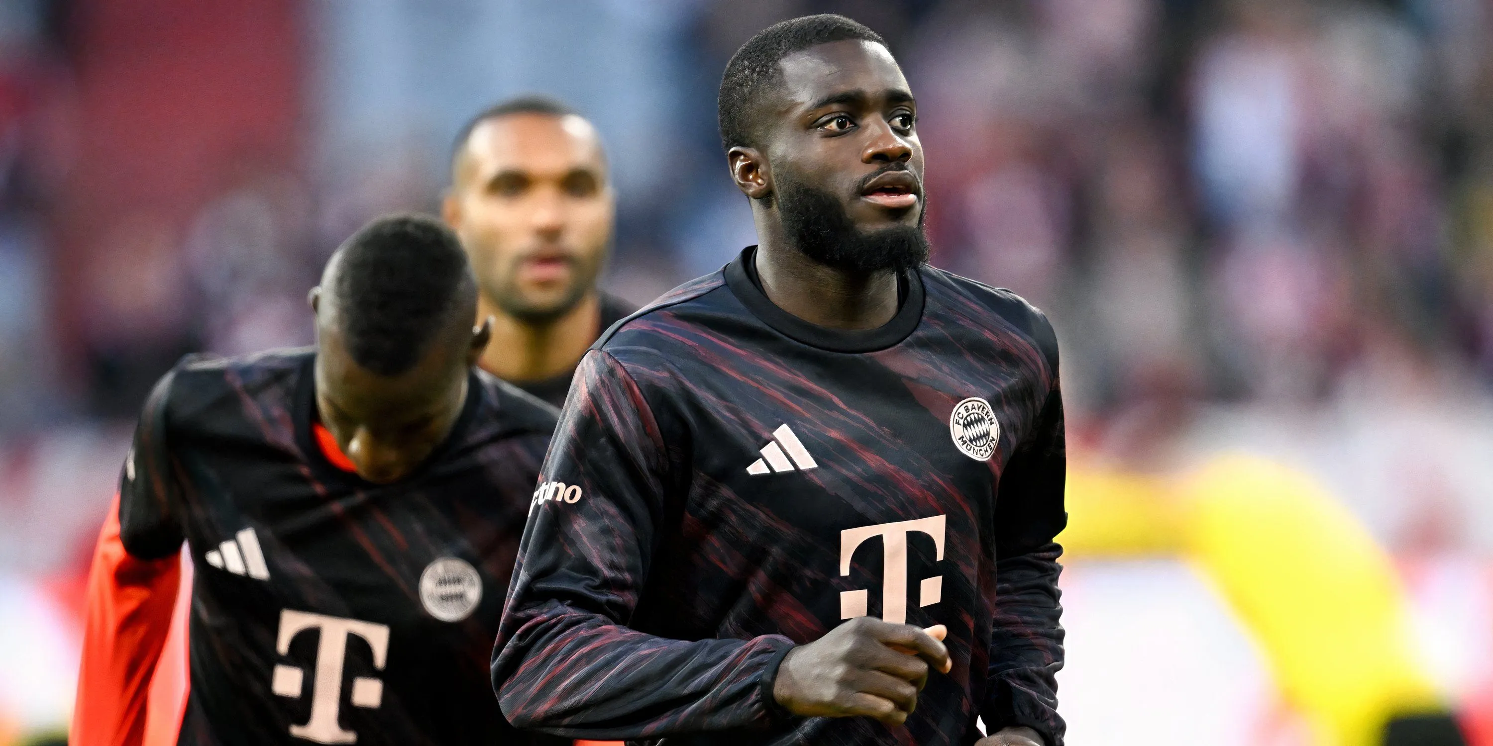 Hậu vệ Bayern Munich Dayot Upamecano trong một trận đấu tại Bundesliga