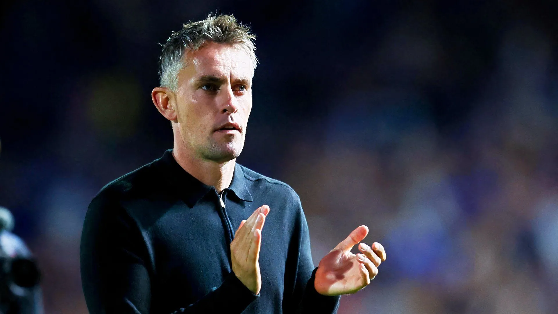 HLV Kieran McKenna của Ipswich Town trong buổi huấn luyện