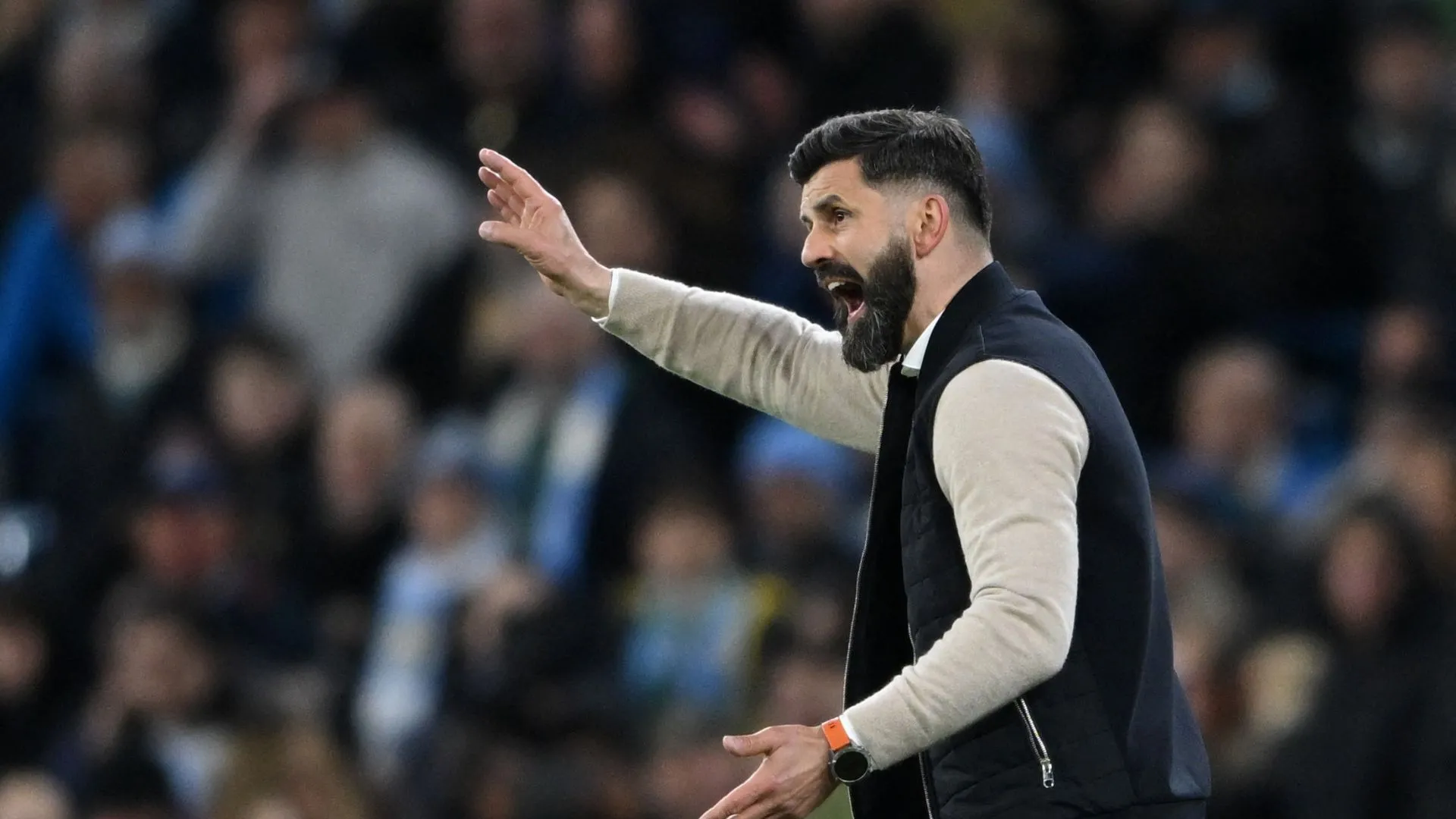 HLV Miron Muslic, người có kinh nghiệm làm việc tại Championship cùng Plymouth Argyle