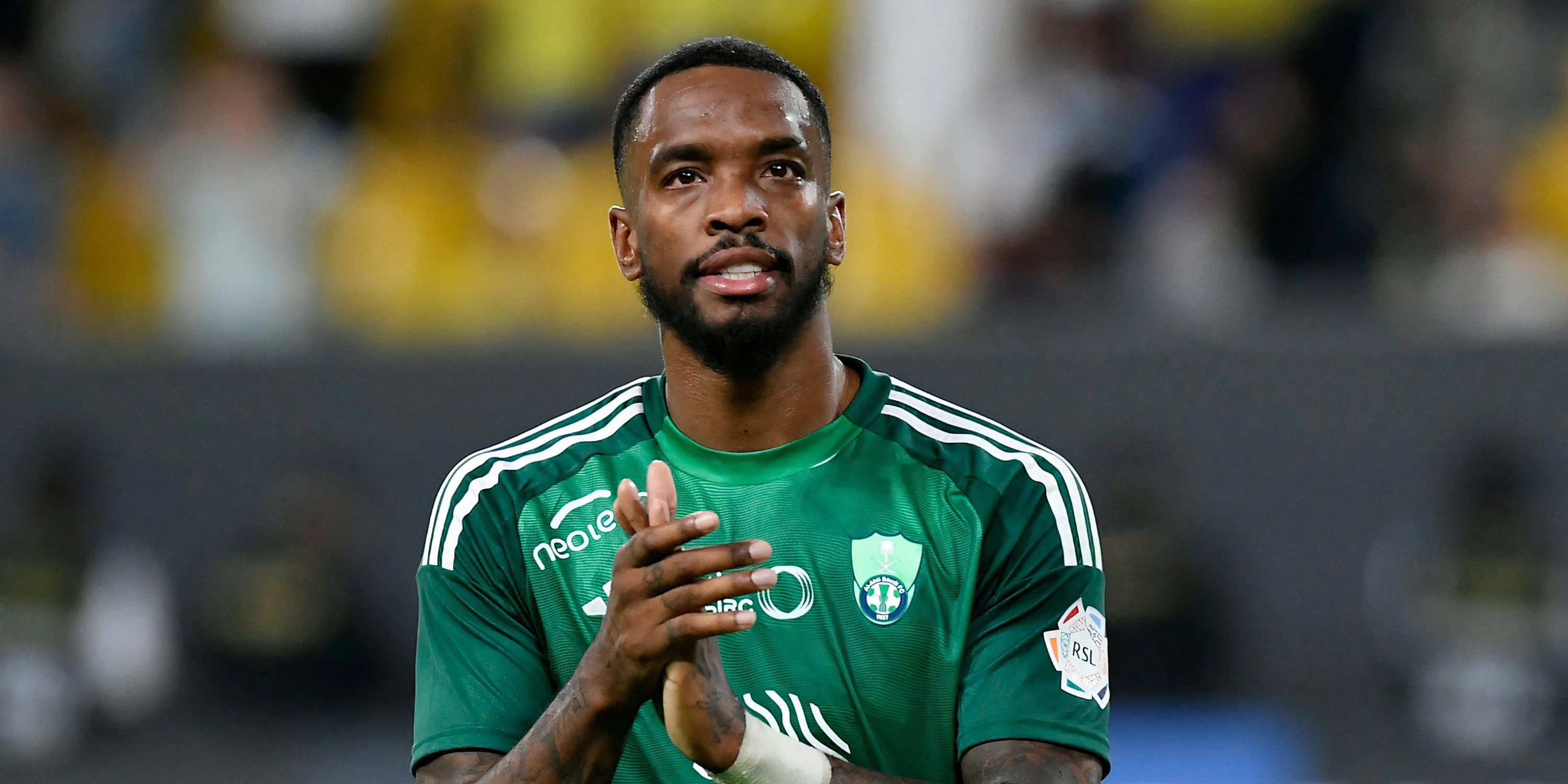 Ivan Toney trong trang phục của Al-Ahli ở Saudi Pro League