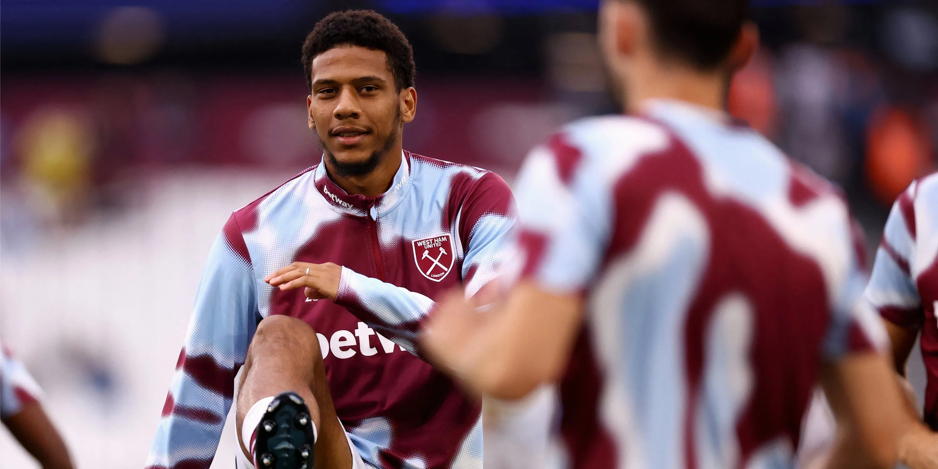 Jean-Clair Todibo khoác áo West Ham trong một trận đấu tại Premier League