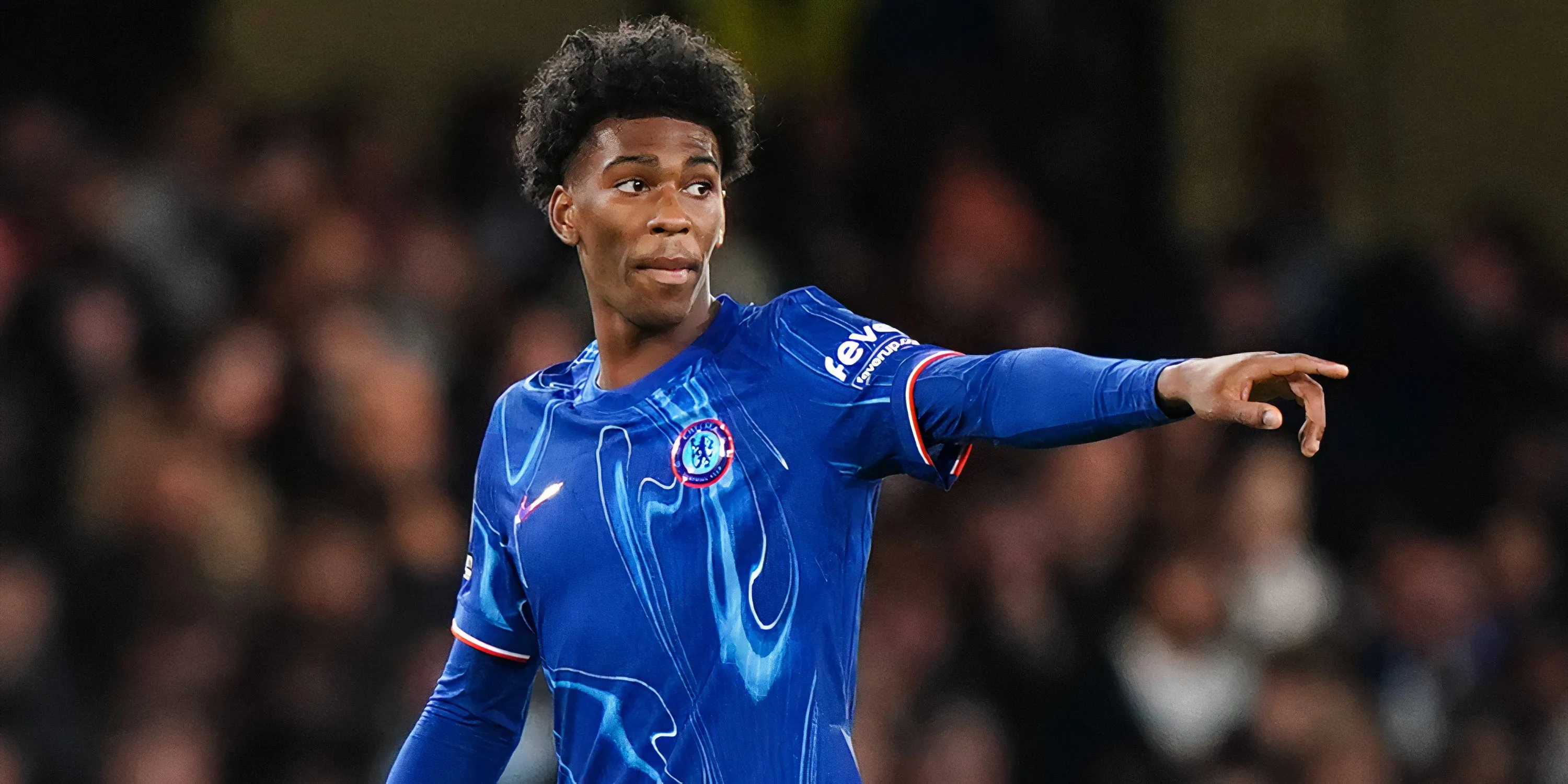 Josh Acheampong ra sân cho Chelsea