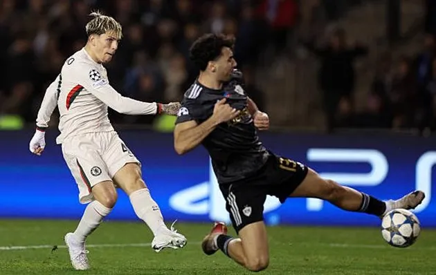 Leandro Andrade ghi bàn giúp Qarabag san bằng tỷ số trước Chelsea.