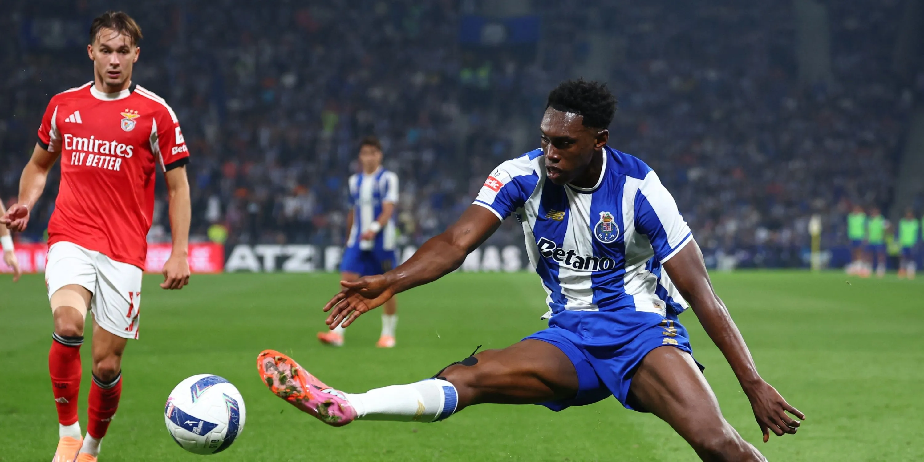 Samu Aghehowa - Tiền đạo trẻ tài năng của FC Porto gây ấn tượng tại bóng đá châu Âu